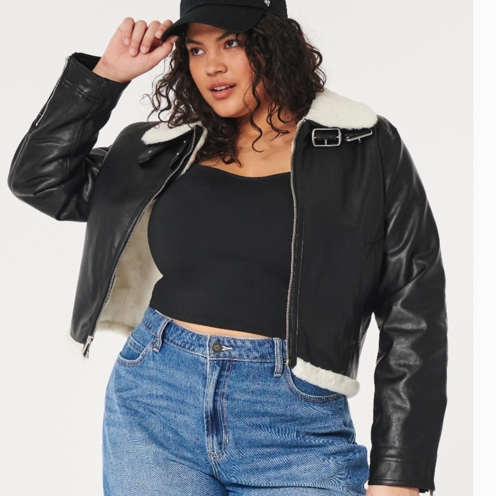 Hollister Faux Fur Jacket - Picture 8 of 8